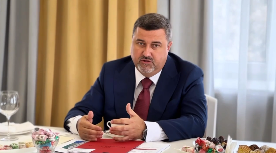 Врио главы Дагестана впервые рассказал о семье и новорожденном внуке