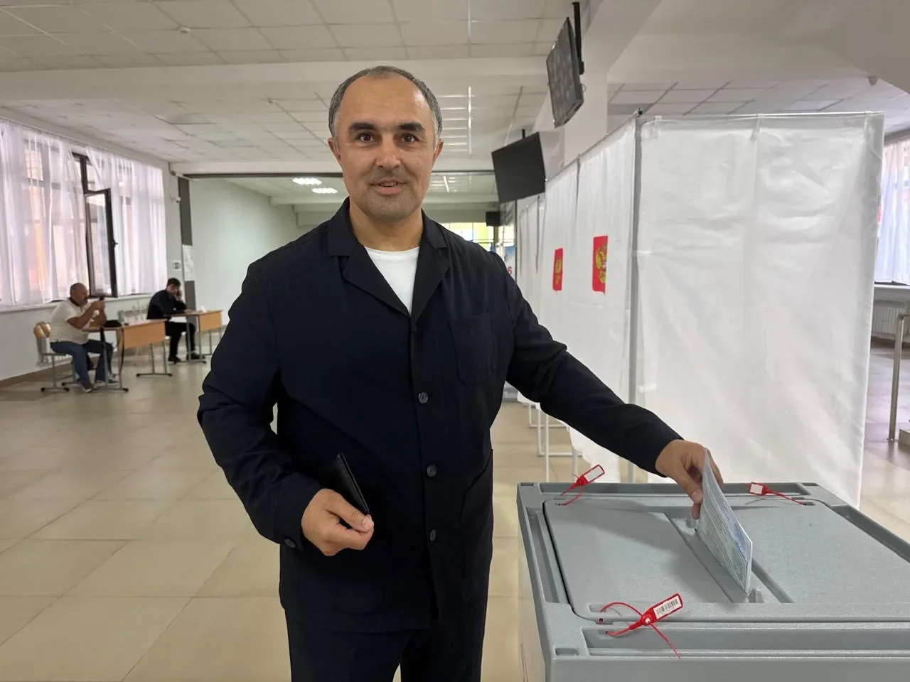 Юрий Гамзатов проголосовал на выборах-2026