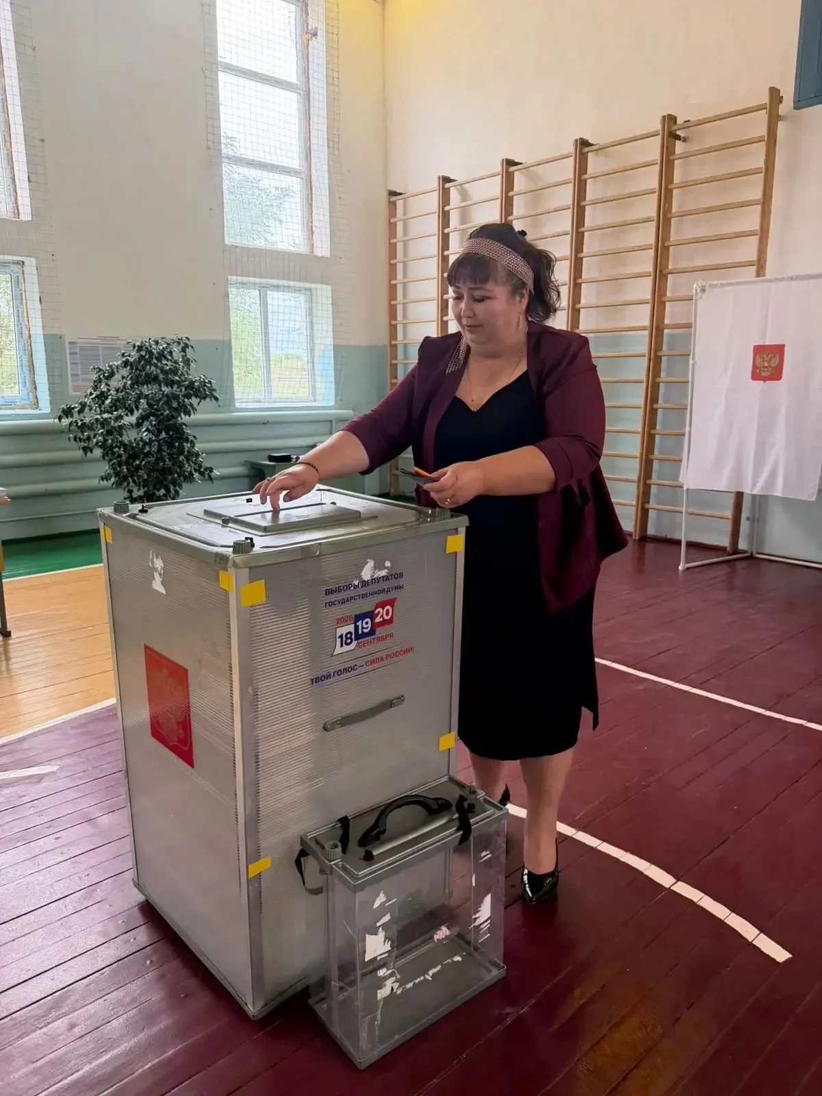 Вдова участника СВО проголосовала на выборах в Ногайском районе