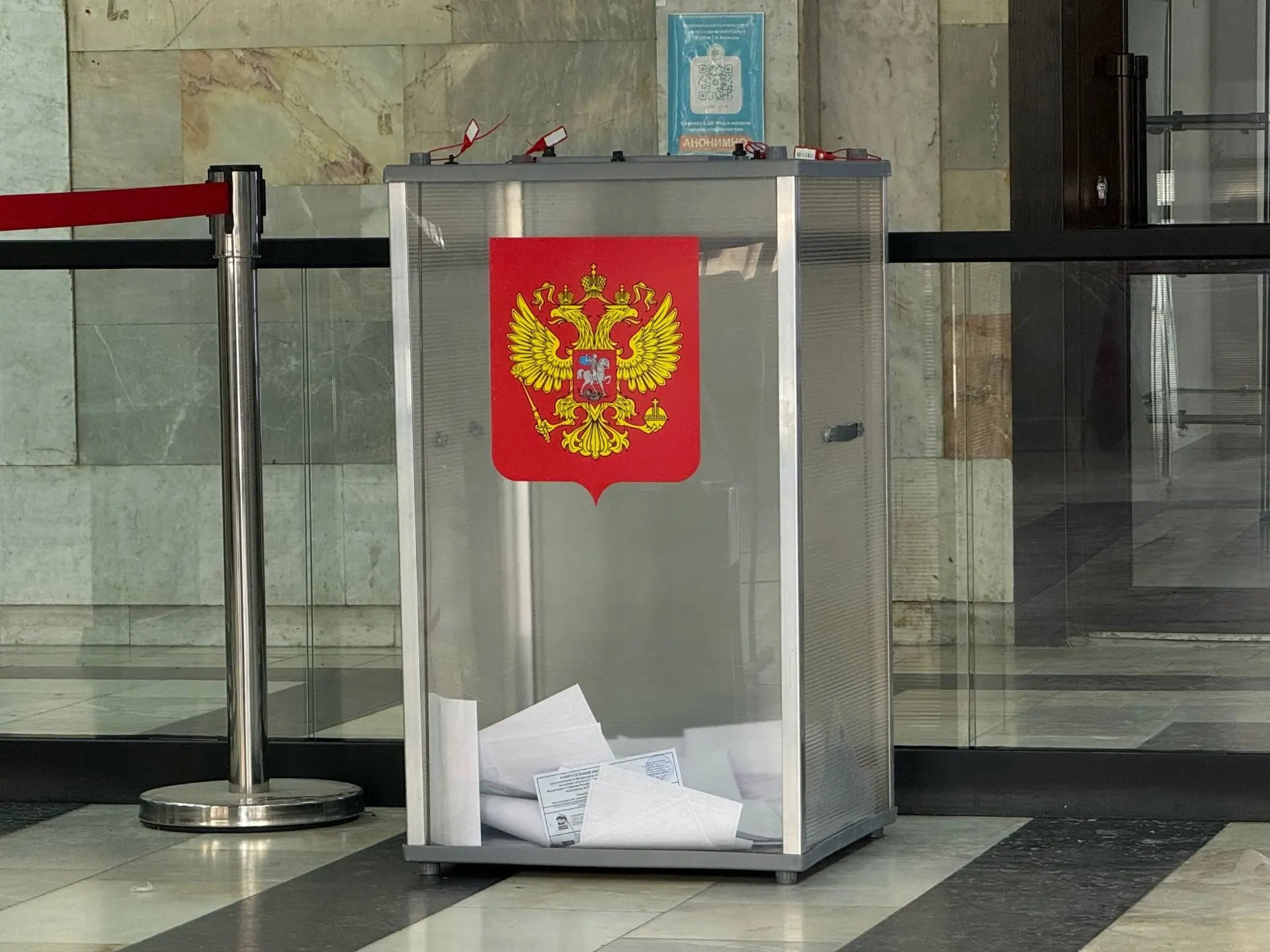 На участке № 0999 в Махачкале проголосовали более 50 человек