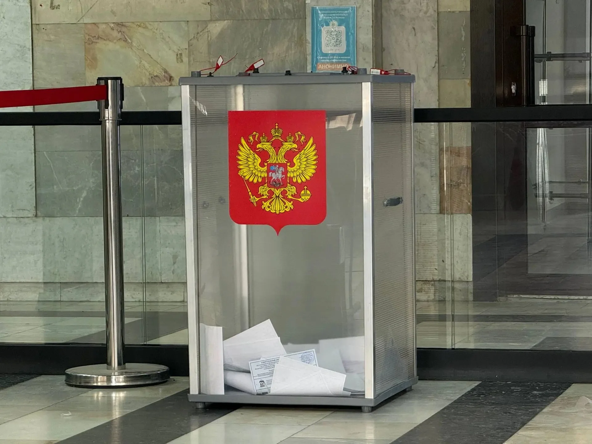На участке № 0999 в Махачкале проголосовали более 50 человек
