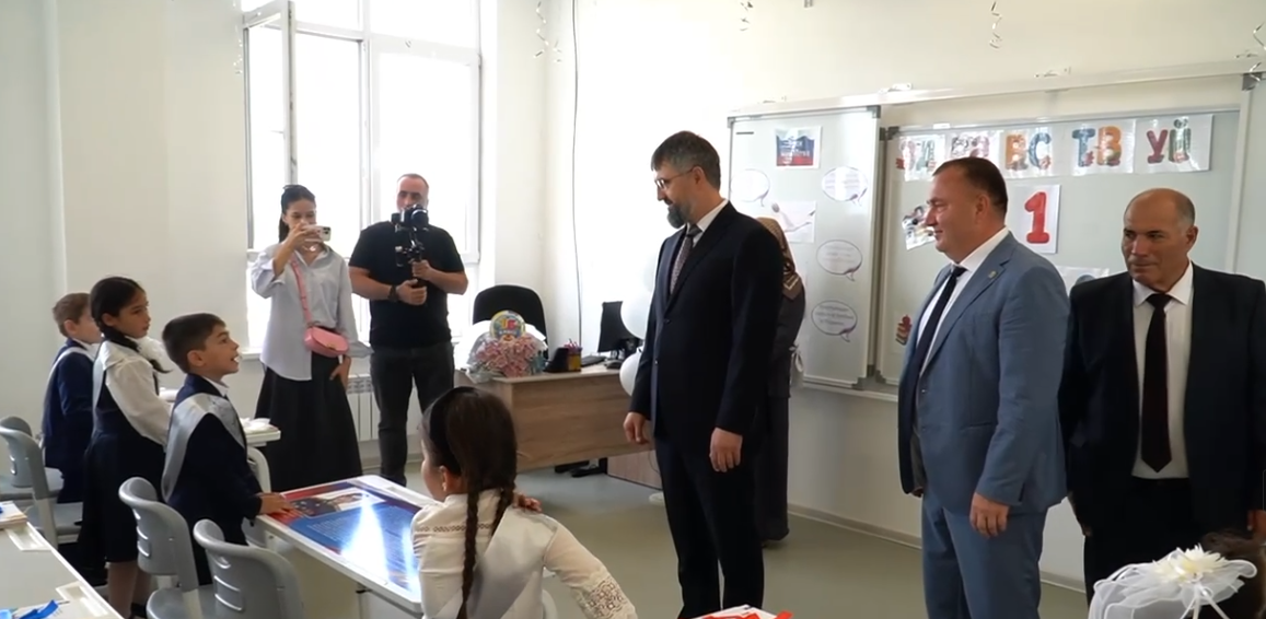 Школьница попросила премьера Дагестана помочь больной учительнице