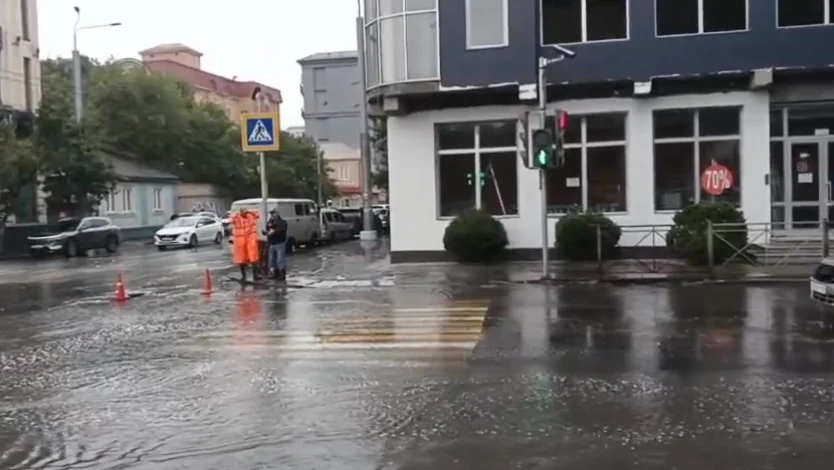 В Махачкале 16 бригад следят за улицами в период осадков