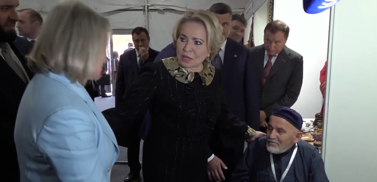 Матвиенко посетила фестиваль «Хранители традиций» в Махачкале