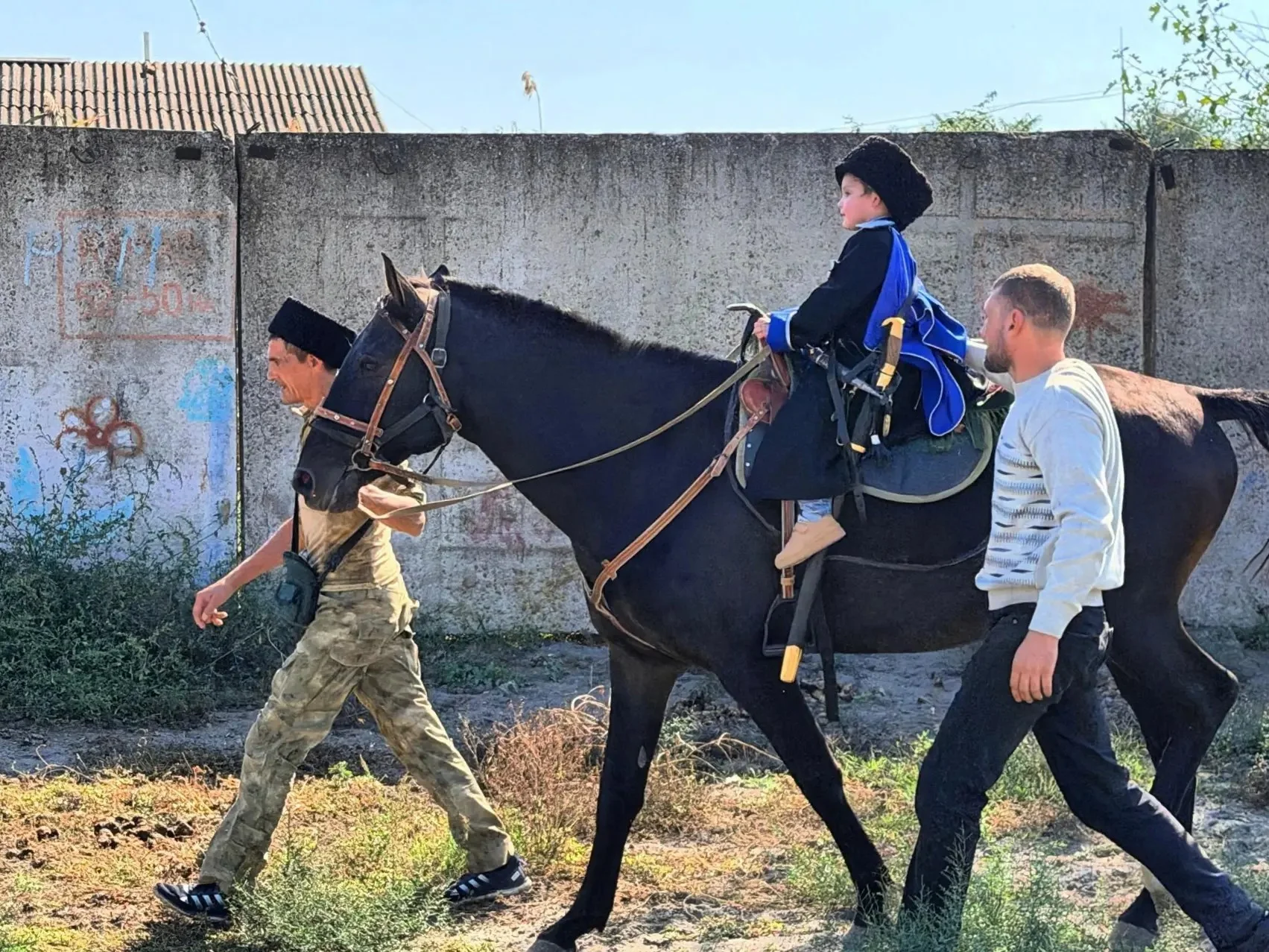 Десять казачат в Дагестане прошли обряд «Посажение на коня»