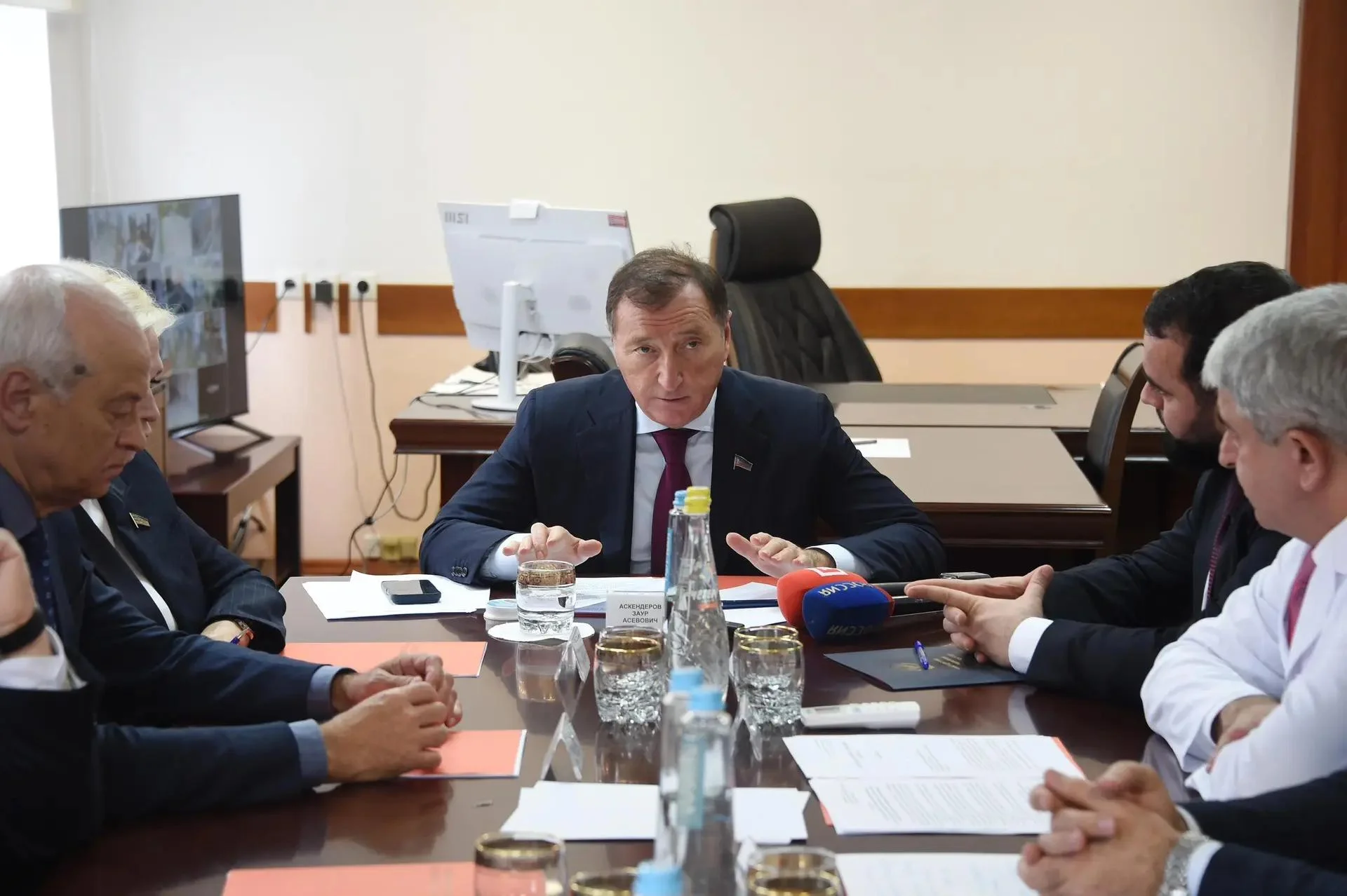 Аскендеров возглавил рабочую группу по строительству детского корпуса онкологии в Махачкале