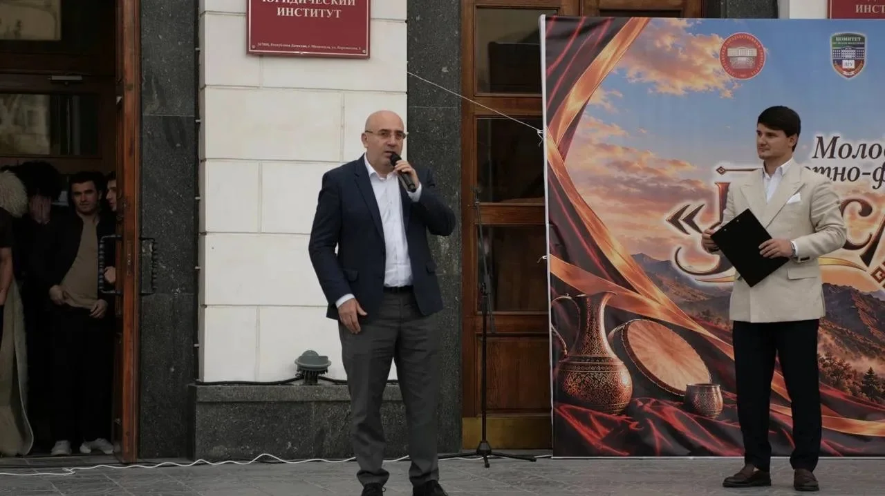 Альберт Хасауов посетил этнофестиваль «Наследие» в Махачкале