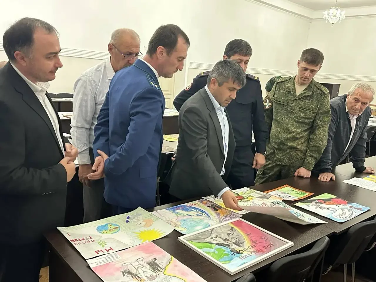 В Табасаранском районе подвели итоги конкурса рисунков «Терроризму — нет»