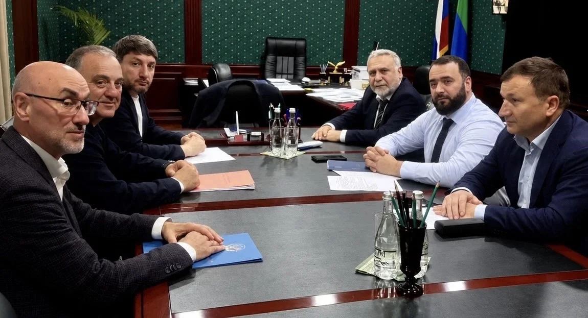 Алиомар Ахмедов поручил достроить больницу в Кумухе