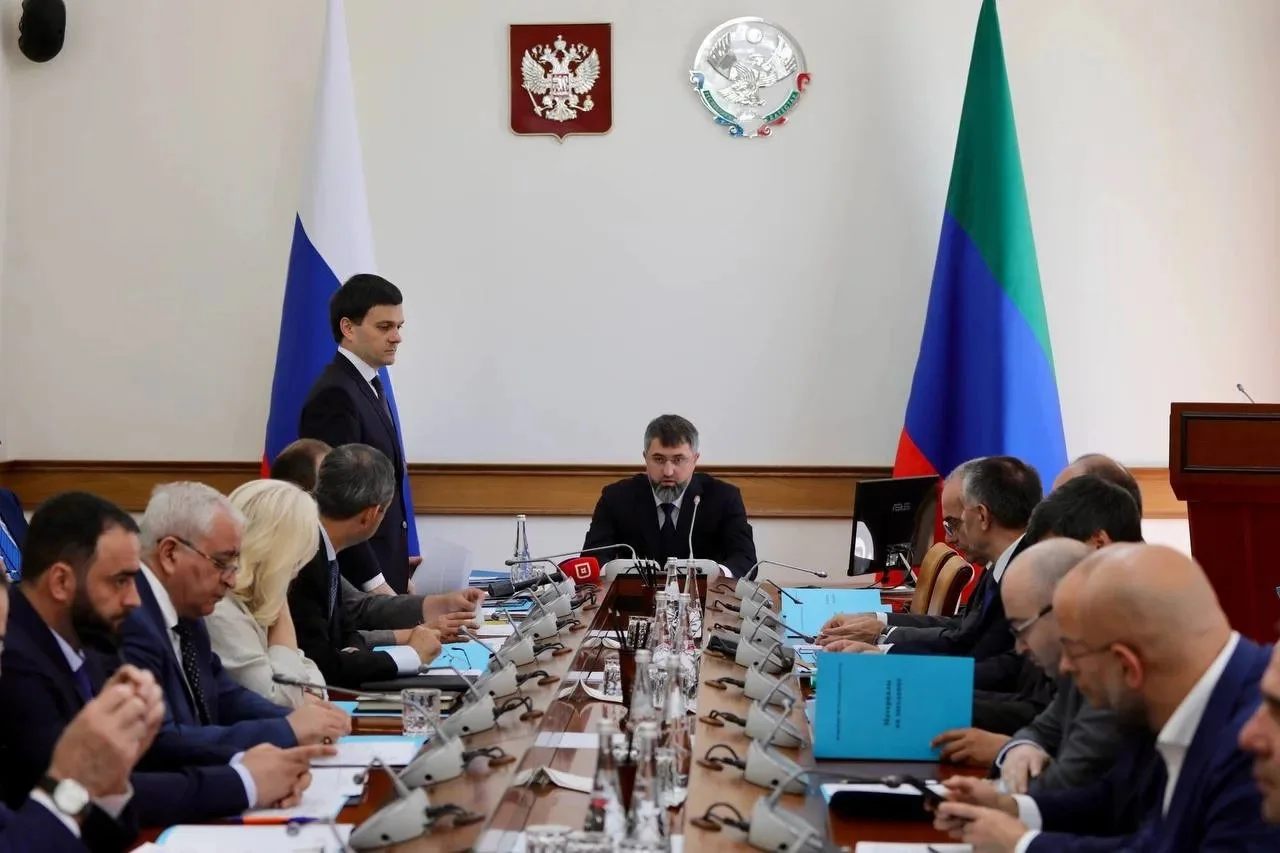 Премьер-министр Дагестана представил новых членов кабмина