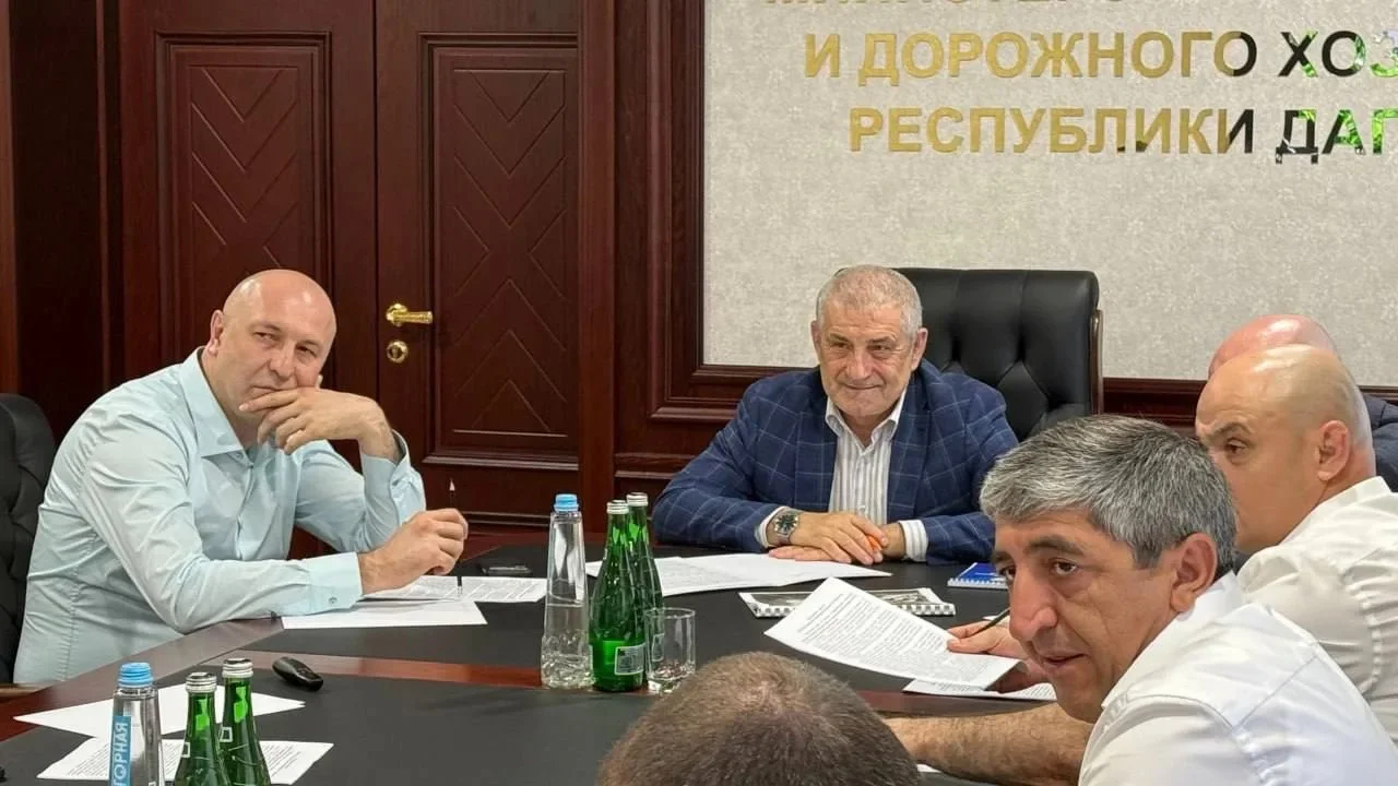 В двух районах Дагестана восстанавливают дороги после ливней