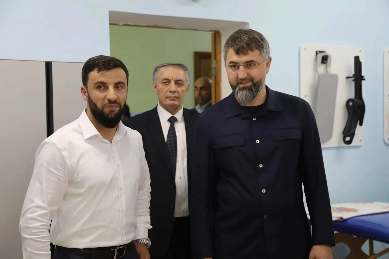 Премьер Дагестана проверил работу Реабилитационного центра для детей с ОВЗ