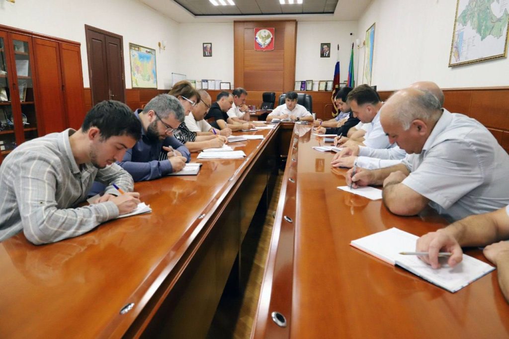 аппаратное совещание у Магомеда Курбанова