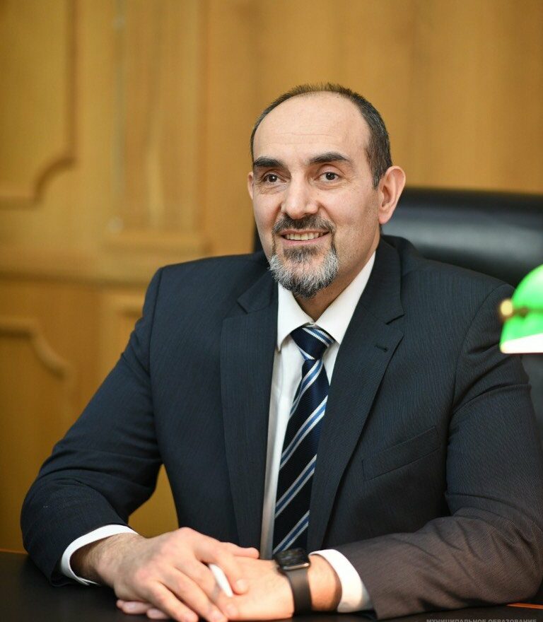 Яхъя Бучаев поздравил дагестанцев с Днем знаний