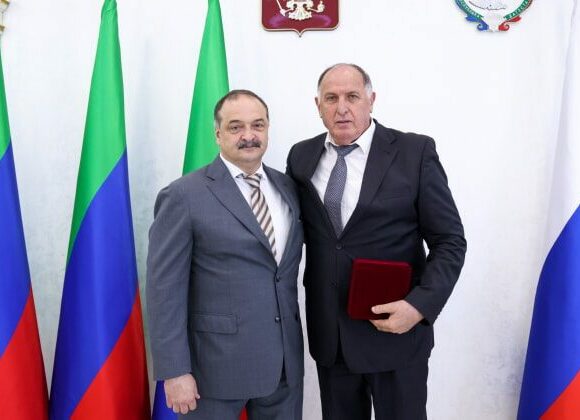 Абдулмуслим Абдулмуслимов поздравил Сергея Меликова с днем рождения