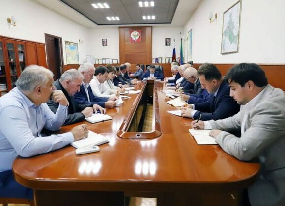 В Табасаранском районе обсудили ход ремонта соцобъектов