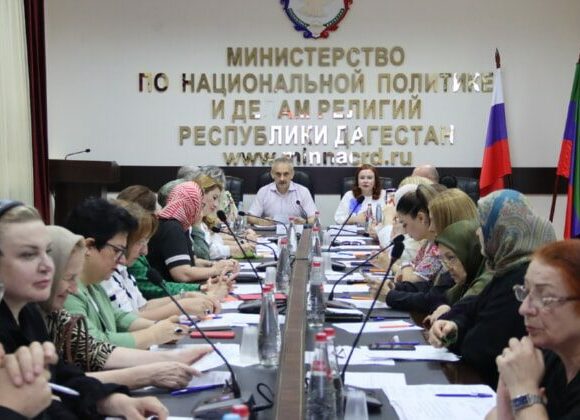 О равноправном участии женщин в жизни республики поговорили в миннаце