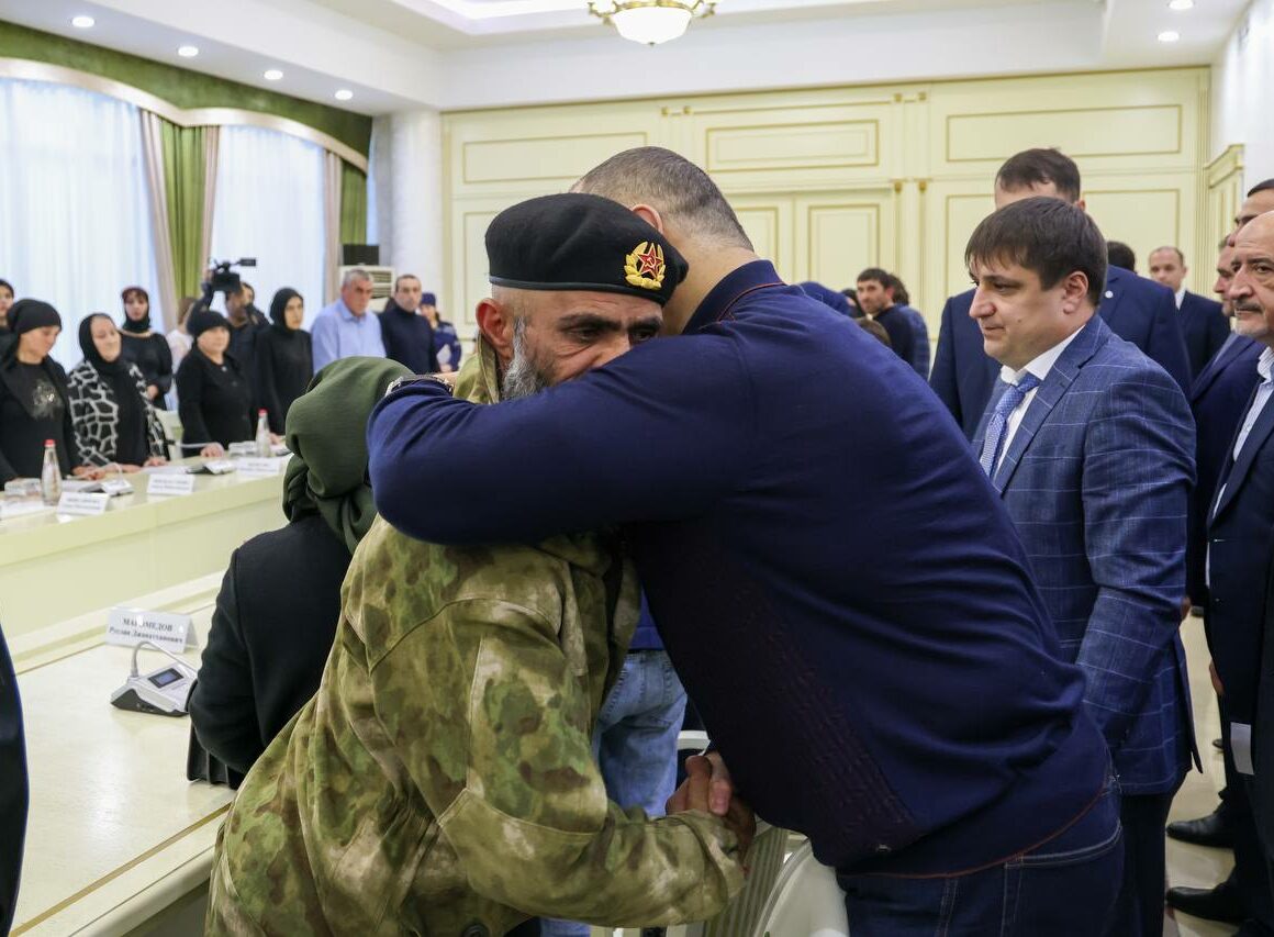 Сергей Меликов провел личную встречу с родственниками погибших участников СВО