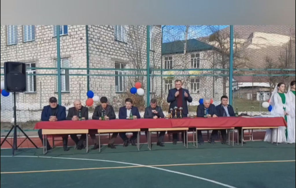 В с. Хив открыли новую многофункциональную спортивную площадку