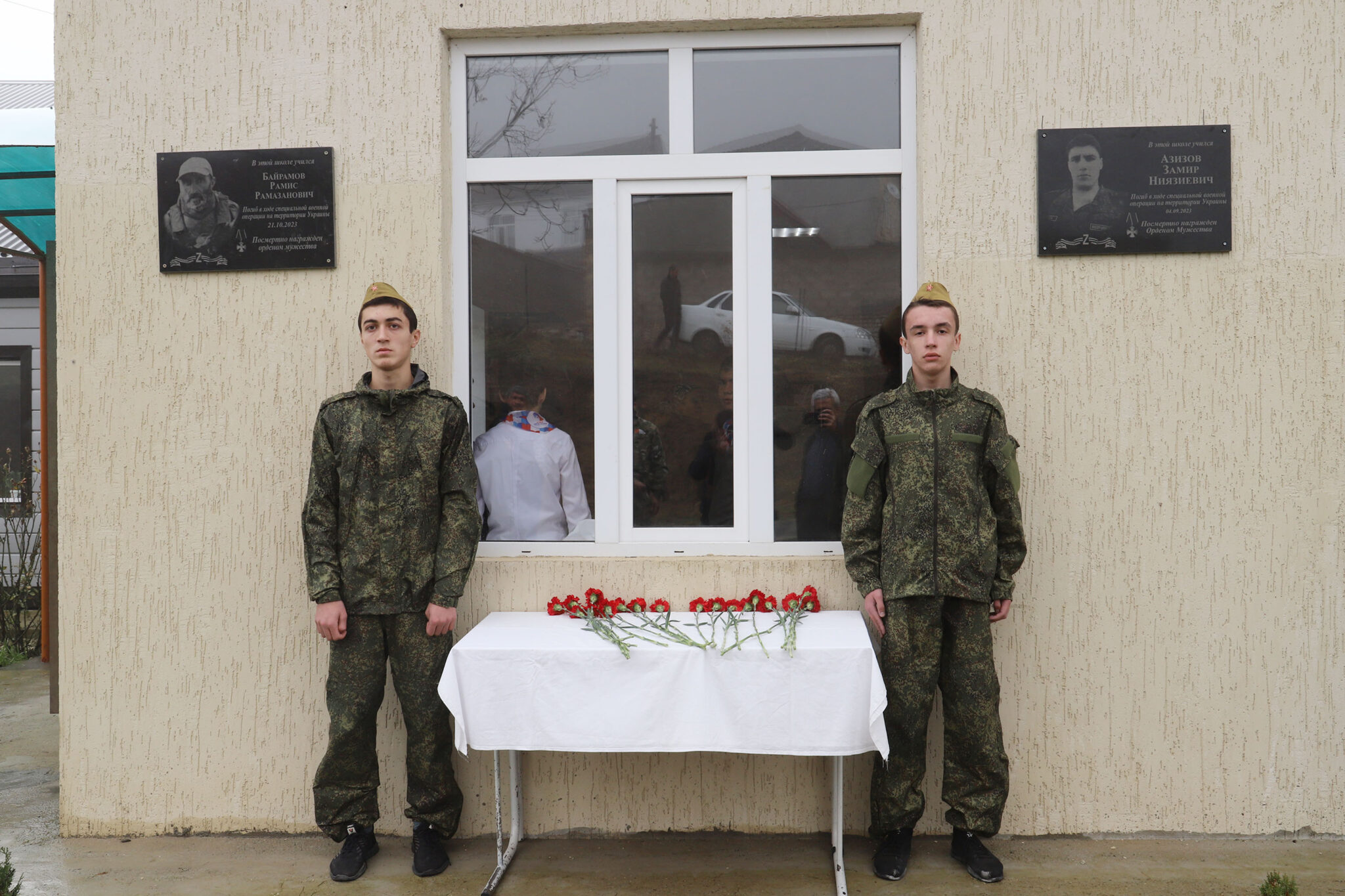 Две мемориальные доски открыли участникам СВО в Табасаранском районе