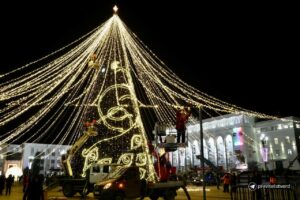 В Махачкале торжественно откроют новогоднюю елку