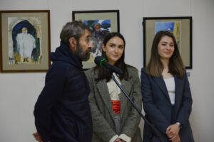Выставка молодых художниц "Генетика" проходит в Махачкале