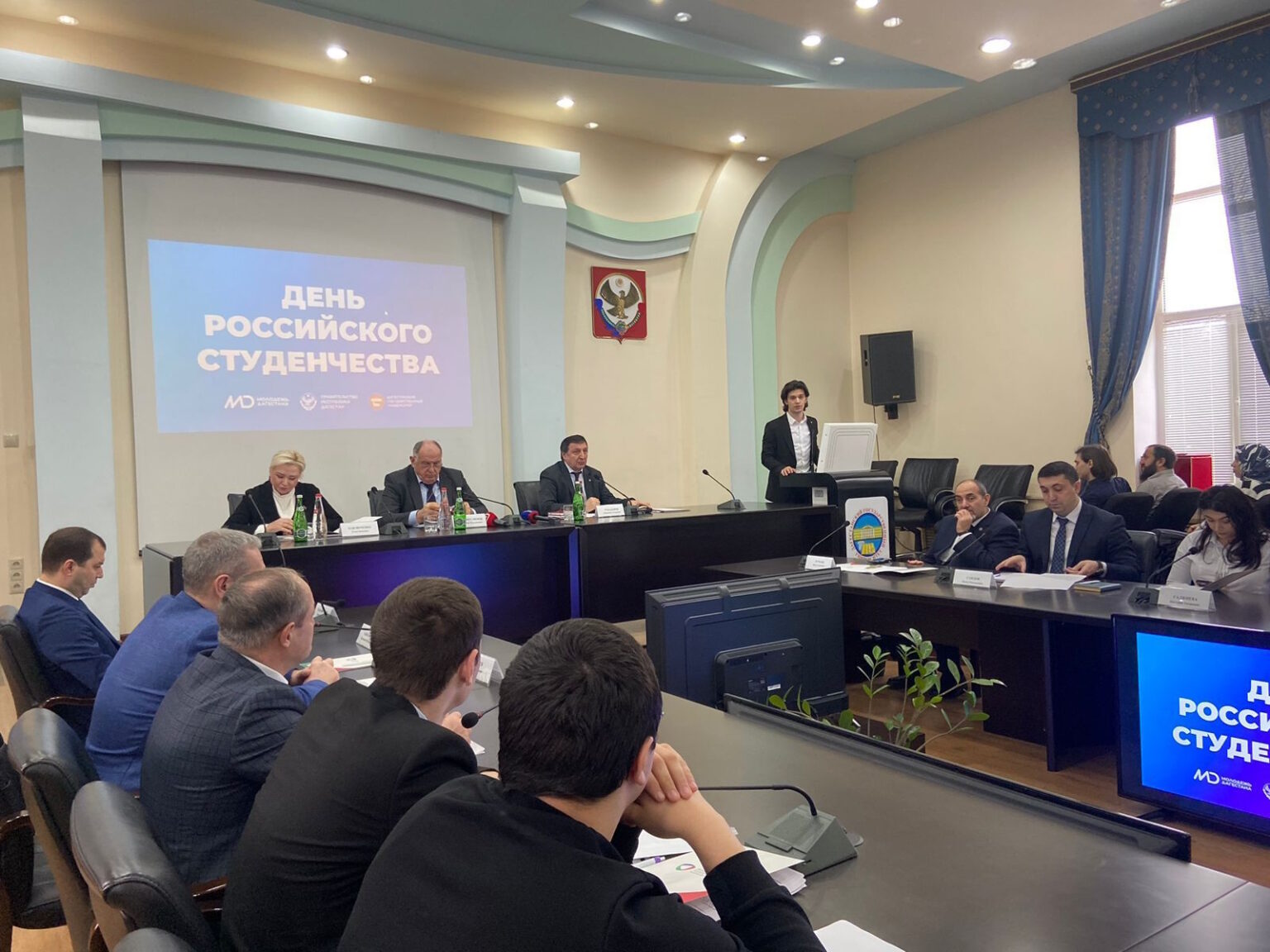 Абдулмуслимов встретился с активистами вузов Дагестана