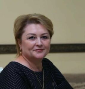 Заслуженным учителем РД стала математик Татьяна Сидельникова