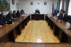 Глава Дербентского района провел встречу с активом села Чинар