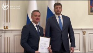 Александр Ломакин вручил ведомственные награды представителям стройотрасли Дагестана