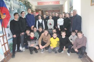Нюсрет Омаров поддержал акцию "Подарок родной школе"