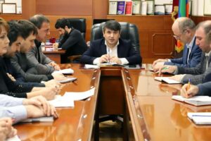 Магомед Курбанов провел аппаратное совещание по актуальным вопросам