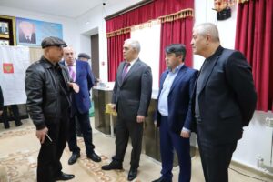 Депутат Госдумы Мурад Гаджиев посетил УИК в Табасаранском районе