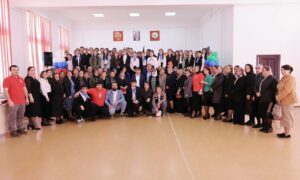 Глава Табасаранского района поддержал участников Школы актива Совета Первых