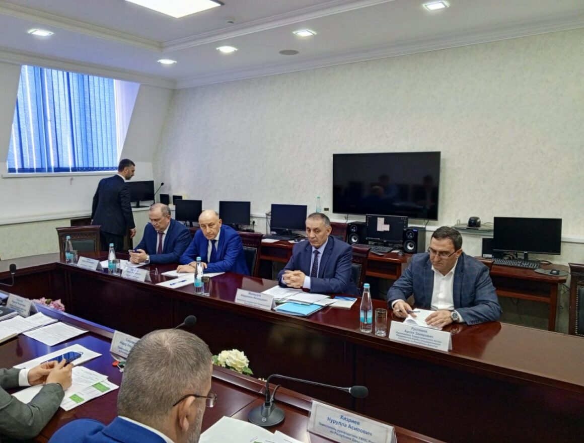 Абдурахман Махмудов обсудил увеличение доходов бюджета с руководством УФНС