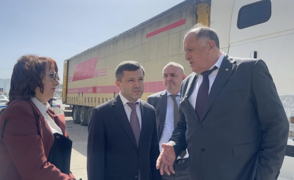 Дагестан отправил более 60 тонн гуманитарного груза в Оренбургскую область