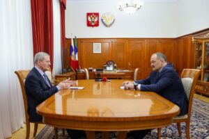 Юрий Чайка и Сергей Меликов обсудили социально-экономическую ситуацию в Дагестане
