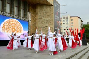 В Махачкале 1 июня отметили фестивалем детского творчества "Маленькие горцы"
