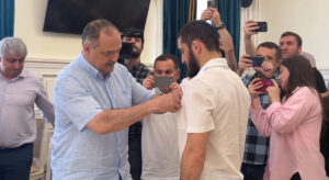 Сергей Меликов поздравил Ислама Махачева с победой