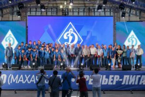 "Динамо" Махачкала чествовали на центральной площади