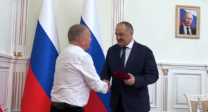 Сергей Меликов встретился с участниками патриотического движения "Живи, страна!"