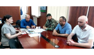 Глава Курахского района встретился с земляком-участником СВО