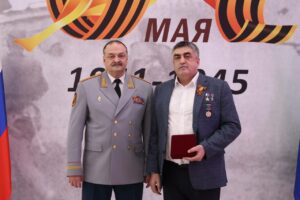 Глава Дагестана поздравил генерала Эседуллу Абачева с днем рождения