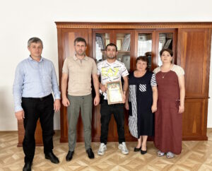 Глава Тарумовского района встретился с участником СВО