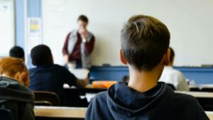 Российские педагоги законодательно получат защиту от насилия и оскорблений