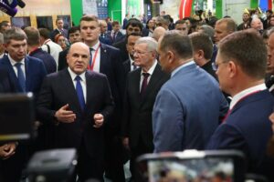 Михаил Мишустин посетил стенд Дагестана на Кавказском инвестиционном форуме