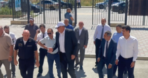 Абдулмуслимов проверяет готовность школ Каспийска к новому учебного года
