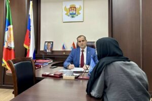 Депутат Заур Амиралиев помог нескольким махачкалинцам в решении их проблем