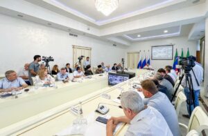 В Дагестане обсуждают укрепление общероссийской идентичности в условиях современных вызовов