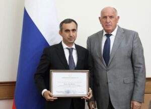 Премьер-министр РД выразил благодарность Зауру Эминову